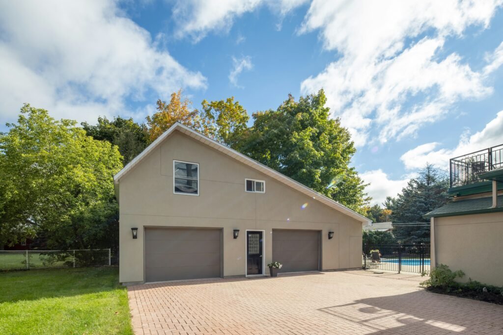 Reno apartment garages