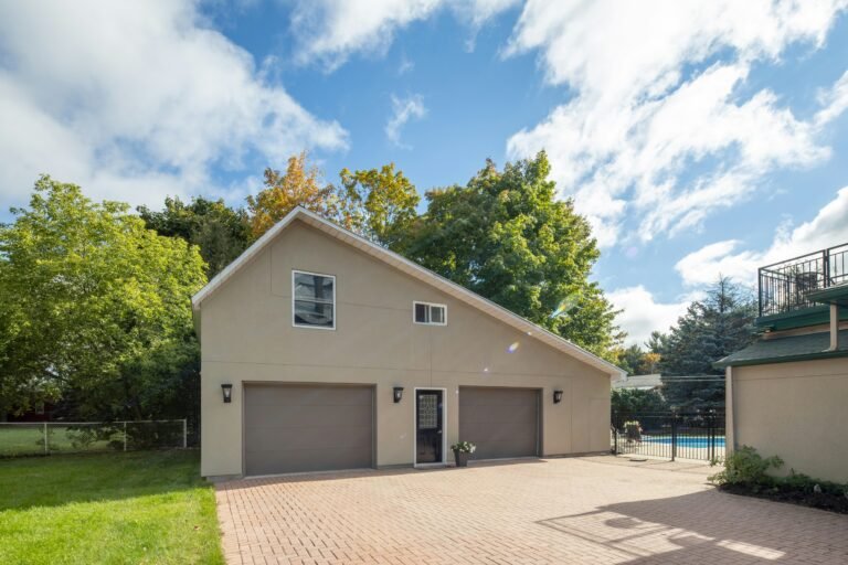 Reno apartment garages